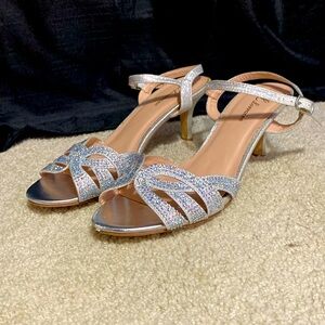 L Lorraine Dazzle Kitten Heel Pump 2 1/2 inch heel